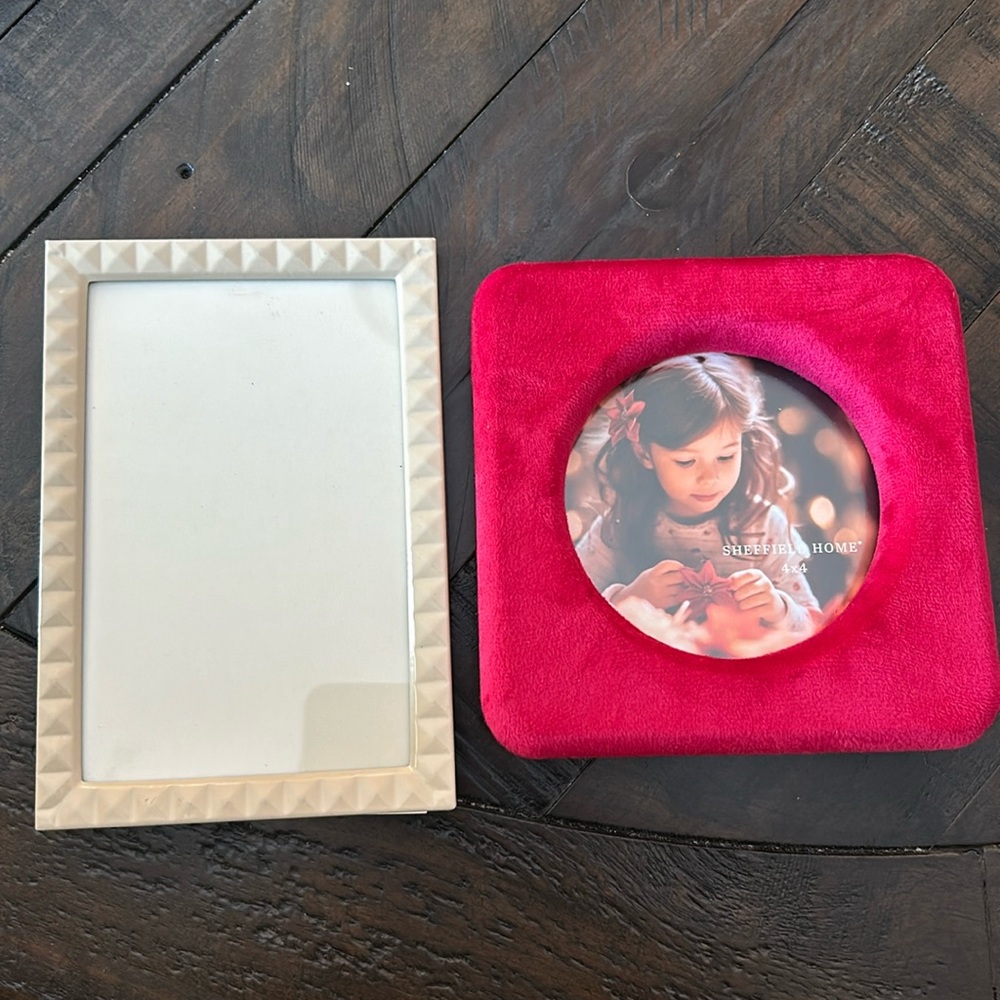 Set of 2 picture frames